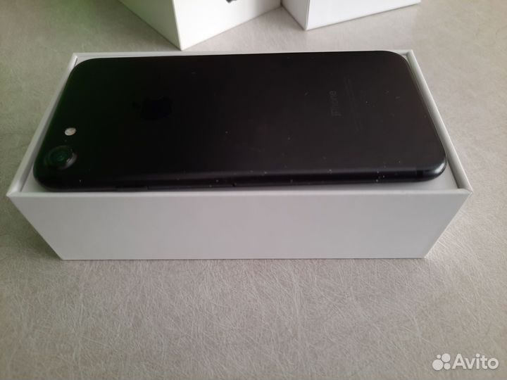 iPhone 7, 32 ГБ