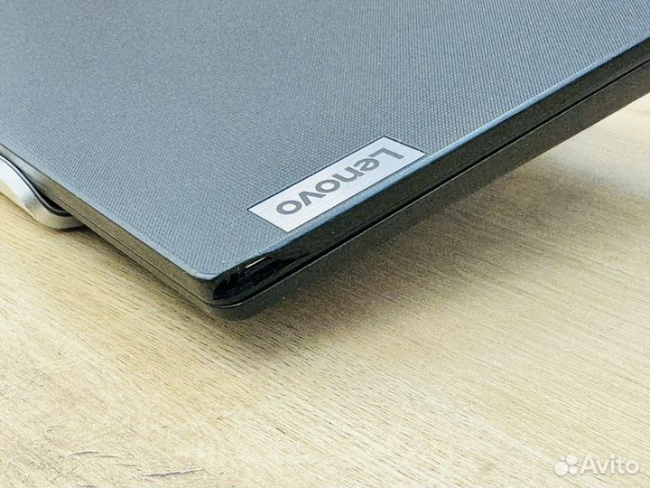 Новенькиц Lenovo full HD Core i3-1215U/ 12 RAM