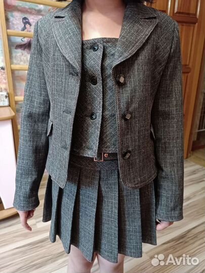 Костюм четверка для девочки 32размер