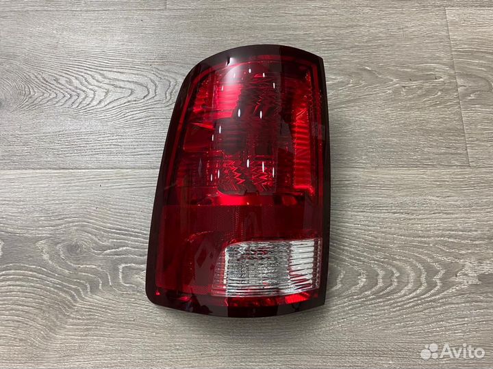 Фонарь Dodge RAM Фар задний Додж Рам Рэм