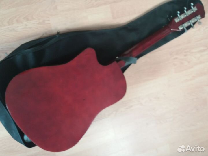 Акустическая гитара