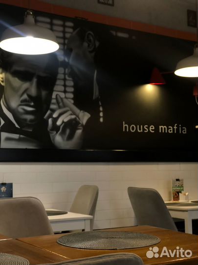 Кафе в солнечном