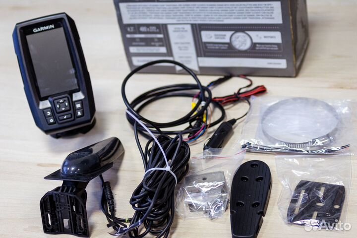 Эхолот garmin striker vivid 4cv + бу