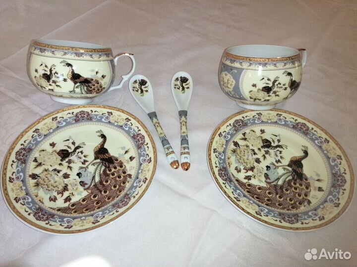 Подарочный фарфоровый чайный набор на две персоны