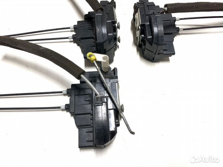 Замок двери Nissan Note