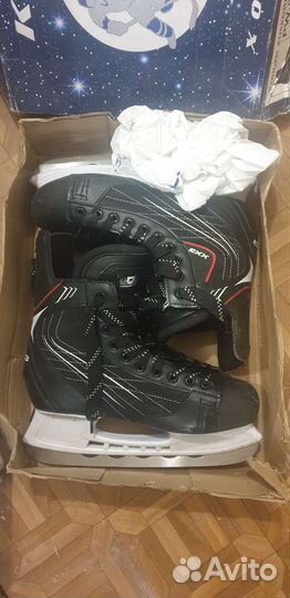 Коньки хоккейные