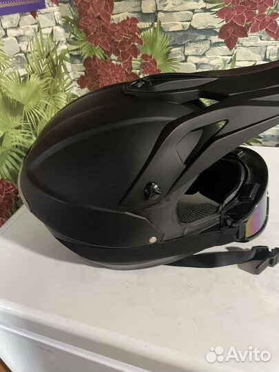Кроссовый шлем