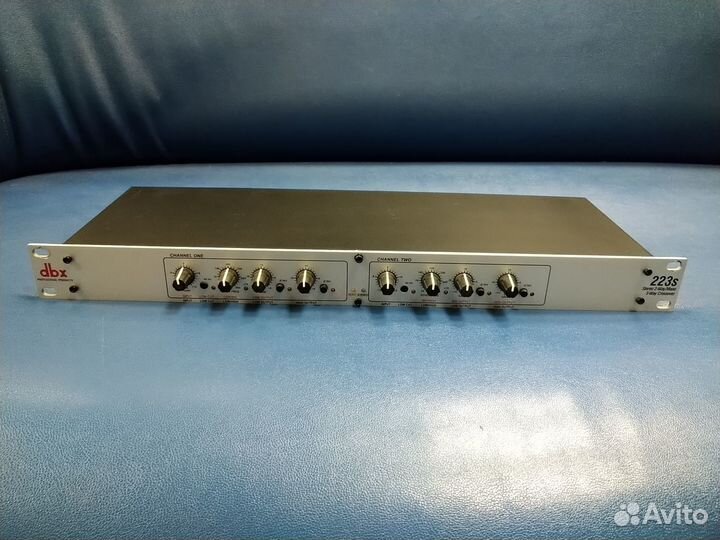 DBX 223S кроссовер