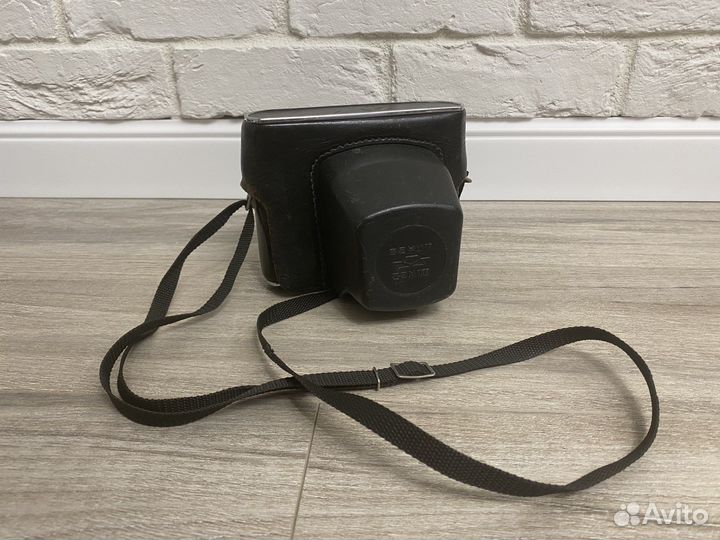 Пленочный фотоаппарат зенит