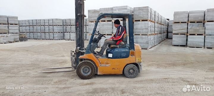 Вилочный погрузчик Toyota 42-7FG15, 2003