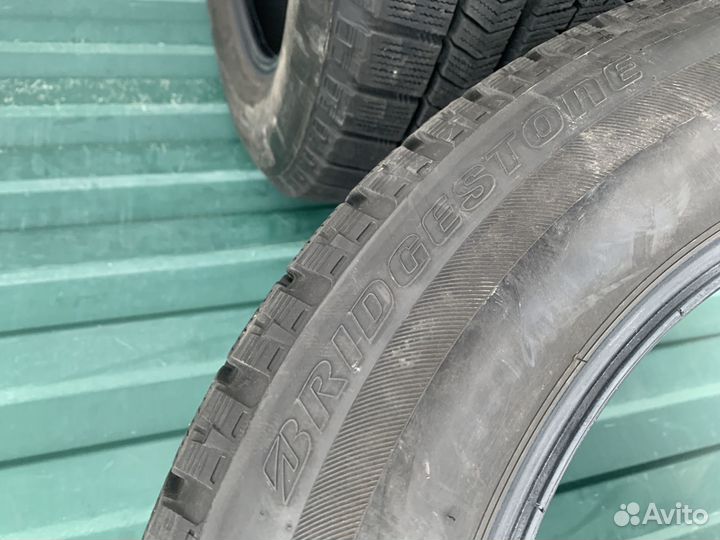 Bridgestone Blizzak VRX 215/60 R17 96Q