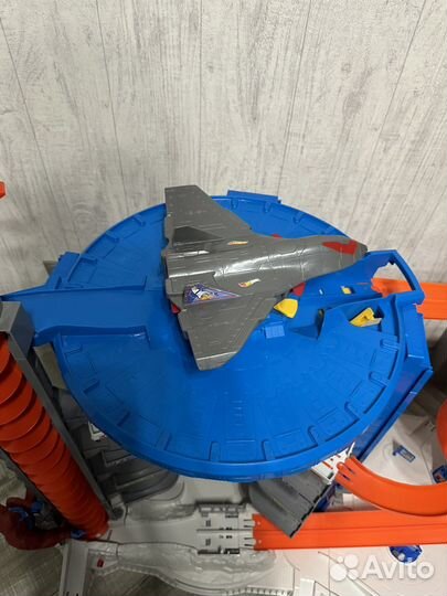Игровой комплекс Hot Wheels Спергараж