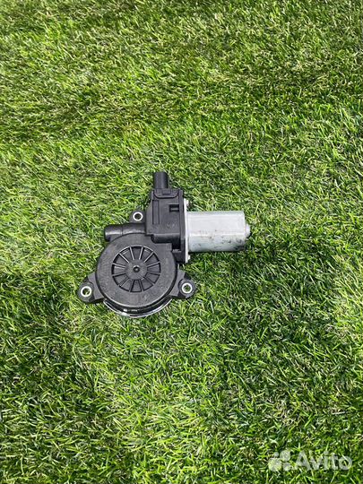 Моторчик стеклоподъемника задний левый Honda HR-V