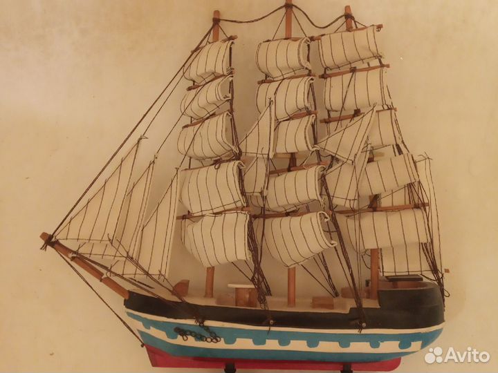Макет корабля дерево
