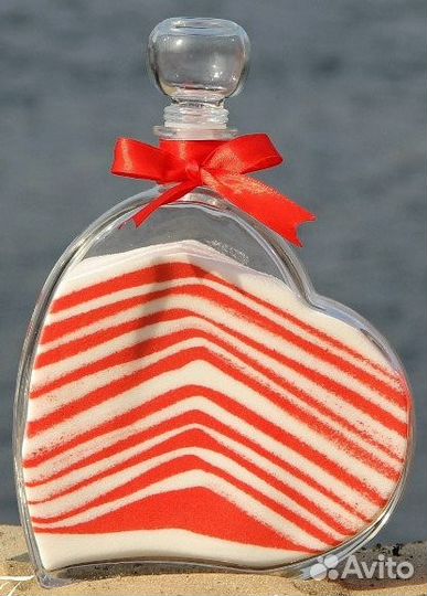 Сосуд в форме сердца стекло