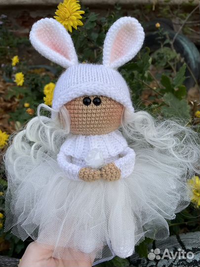 Вязаная интерьерная кукла тильда