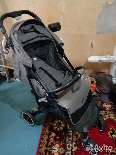 Прогулочная коляска