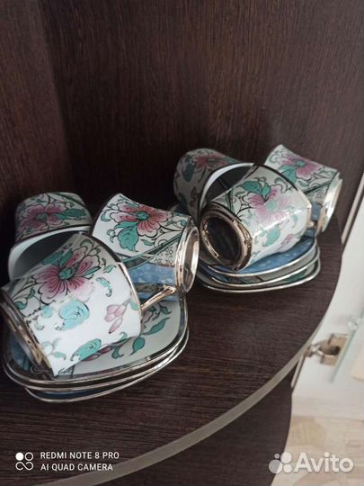 Кофейный сервиз очень красивый