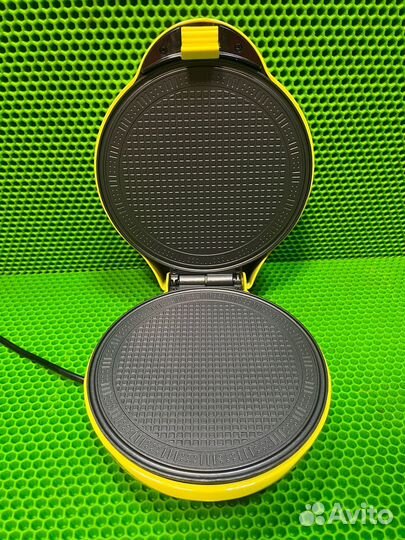 Вафельница Home Club sw-227qa