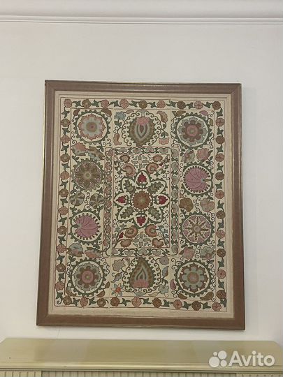 Сюзане в раме 105х130