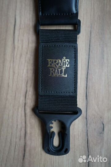 Гитарный ремень Ernie Ball с предохранителем