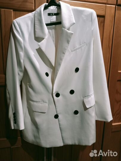 Пиджак белый женский