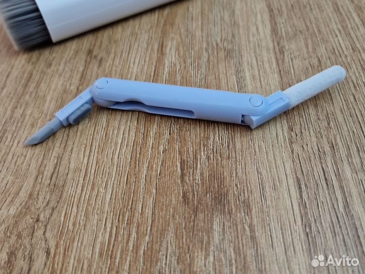 Щетка для телефона, наушников, клавиатуры