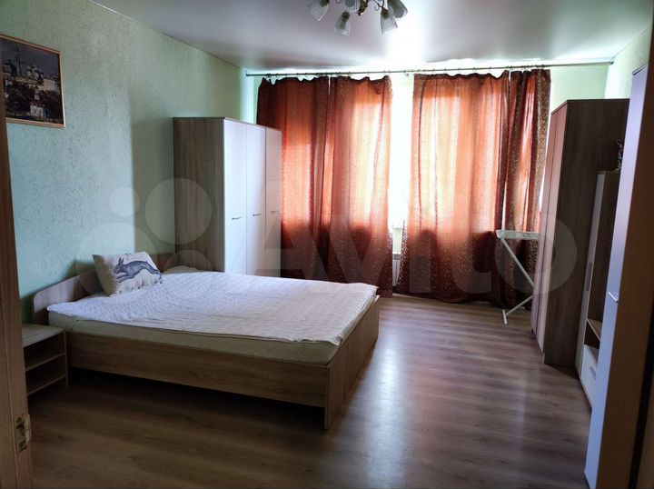 2-к. квартира, 65 м², 1/14 эт.