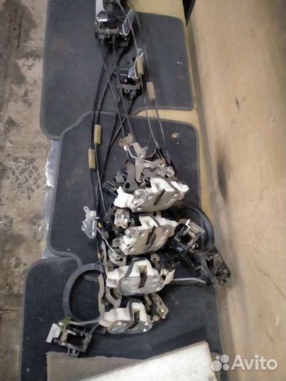 Замок двери mitsubishi лансер 10