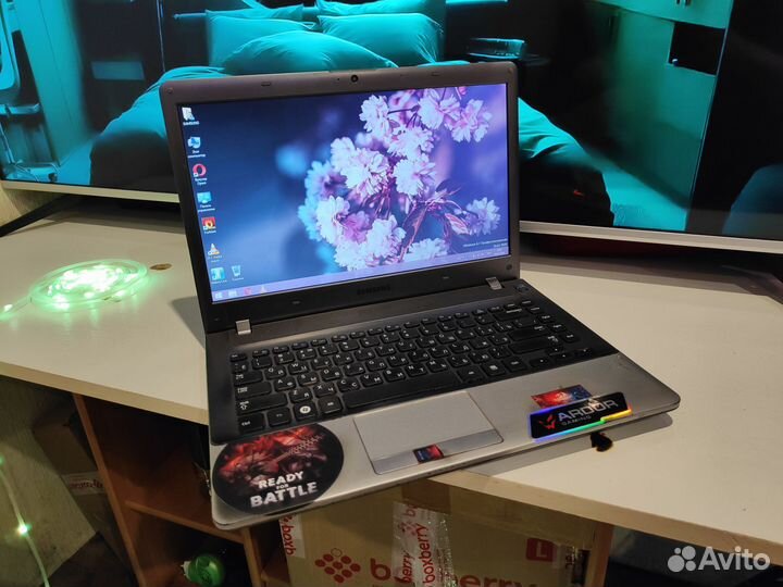 Игровой ноутбук 4 Ядра/SSD/Radeon 2GB