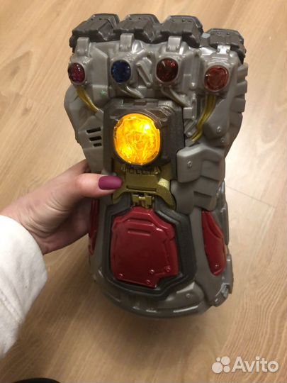 Перчатка Таноса