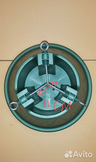 Подставка для живой елки с резервуаром