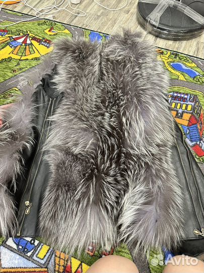Меховая жилетка