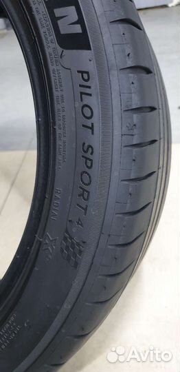 Michelin Pilot Sport 4 225/45 R17 94Y