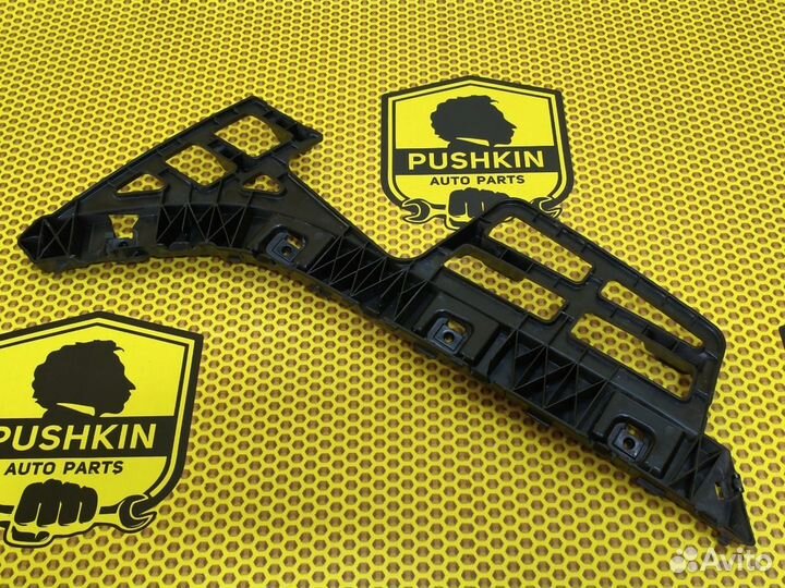 Кронштейн бампера задний левый Hyundai I30 PD G4LG