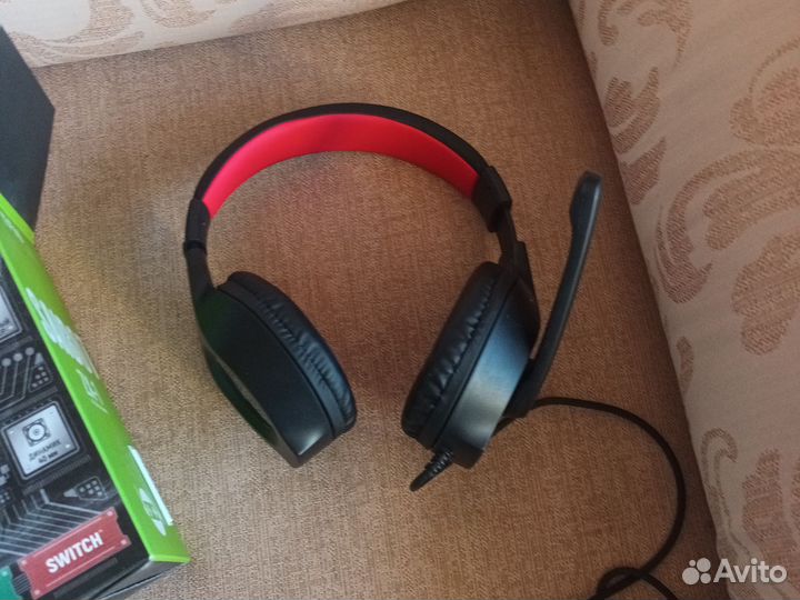 Проводные наушники с микрофоном