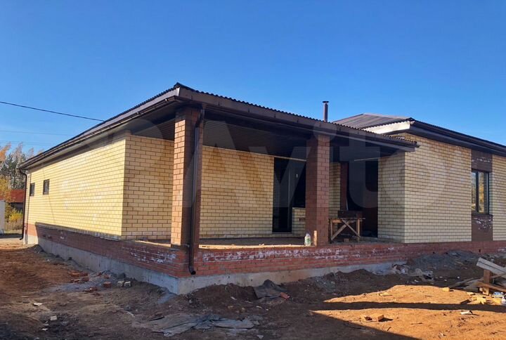 Коттедж 196 м² на участке 6 сот.