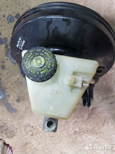 Вакумник главный тормозной цилиндр Mercedes w210