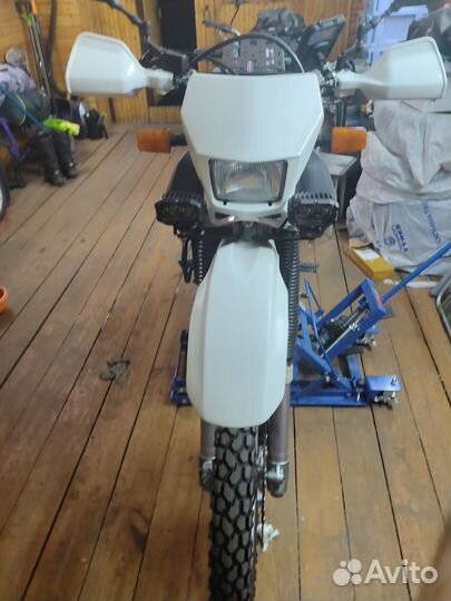 Suzuki dr650se
