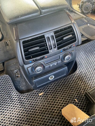 Подлокотник bmw x5 e70