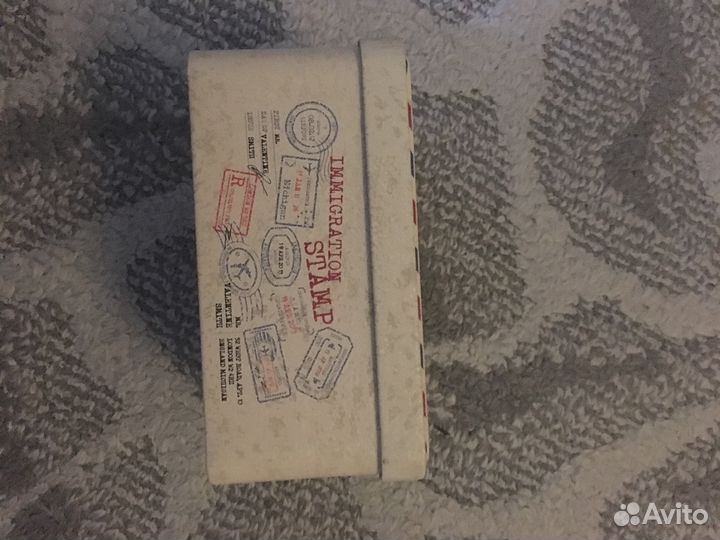 Подарочная коробка