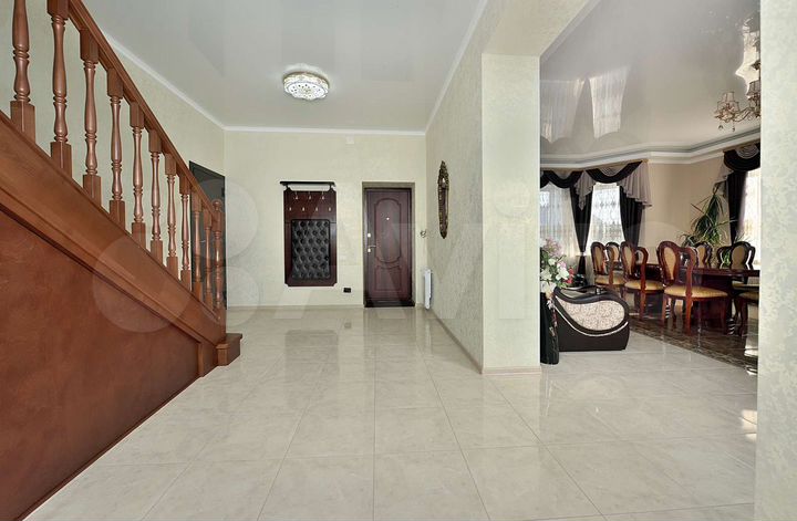 Дом 200 м² на участке 8 сот.