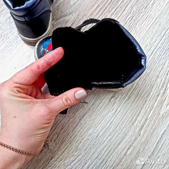 Ботинки на девочку демисезонные 22