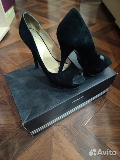 Женская обувь 35 размер