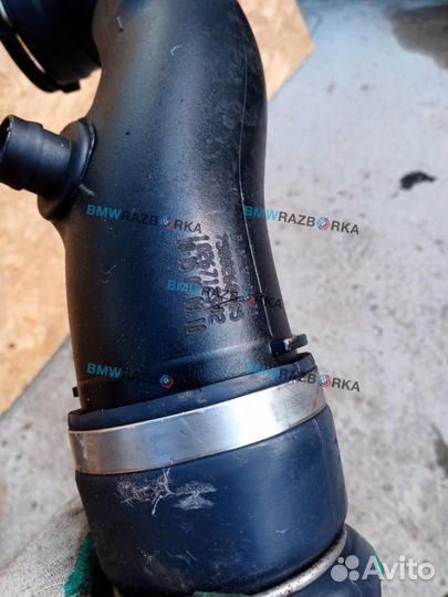 Патрубок интеркулера левый BMW 5 F07/F10/F11 2011