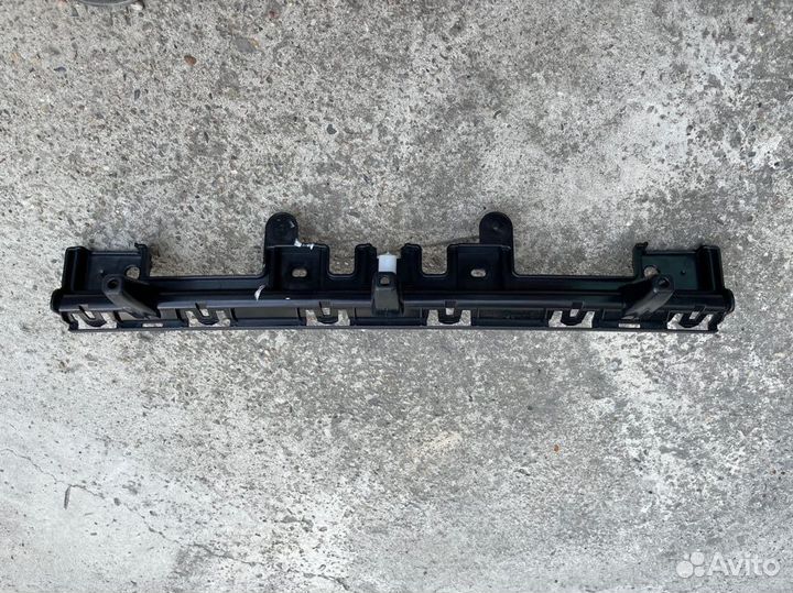 Кронштейн заднего бампера Mustang 2015