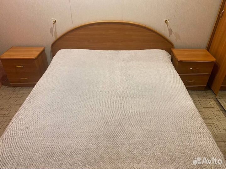 Спальный гарнитур