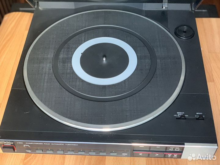 Проигрыватель винила Victor