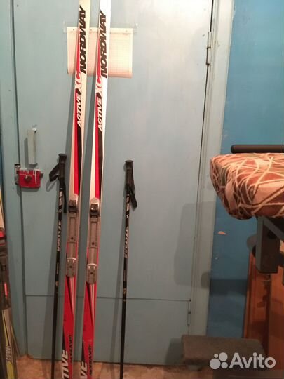 Лыжи продаю