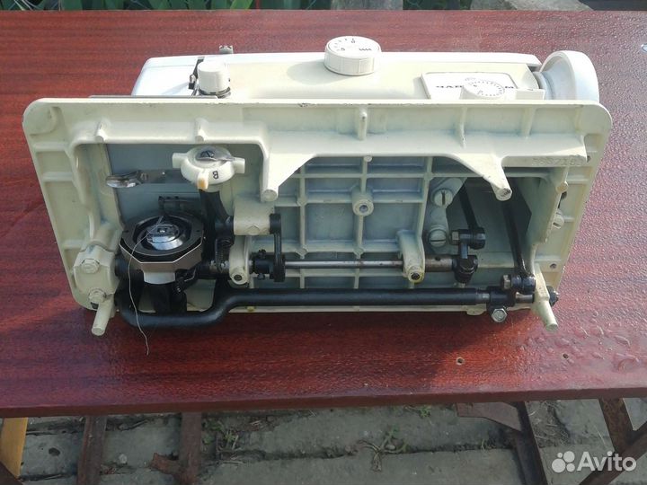 Швейная машина Чайка 132м